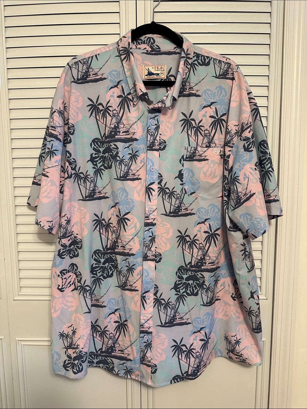 Huk Tropical Palm Short-Sleeve Button-Down - Pink & Light Blue